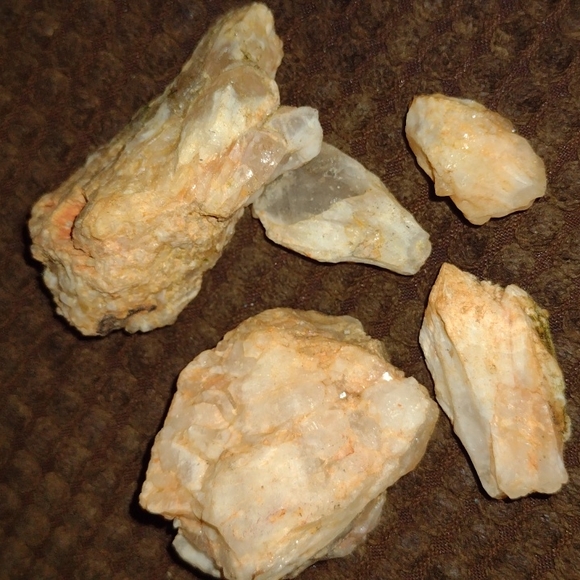 Quartz - Picture 1 of 1